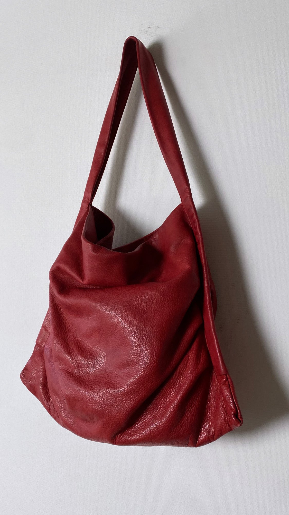 Leather shoulder bag red