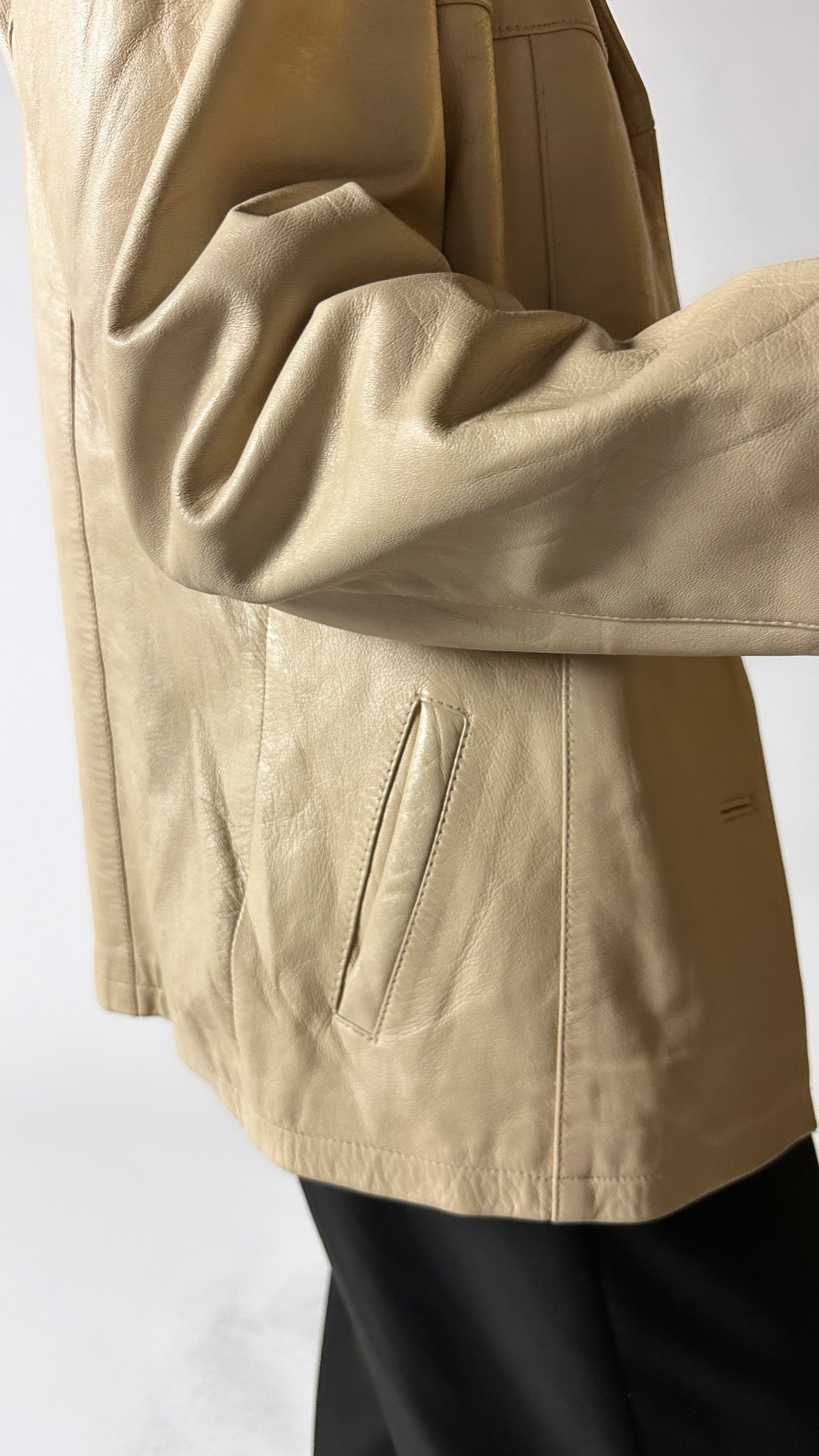 Minimalist leather jacket | Soft ecru