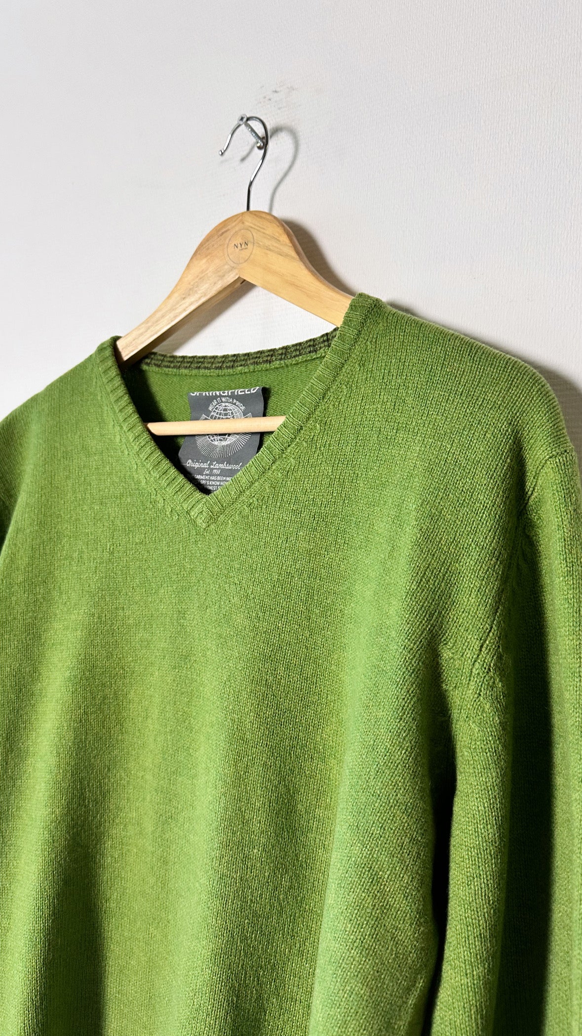 Wool v-neck sweater | Apple green