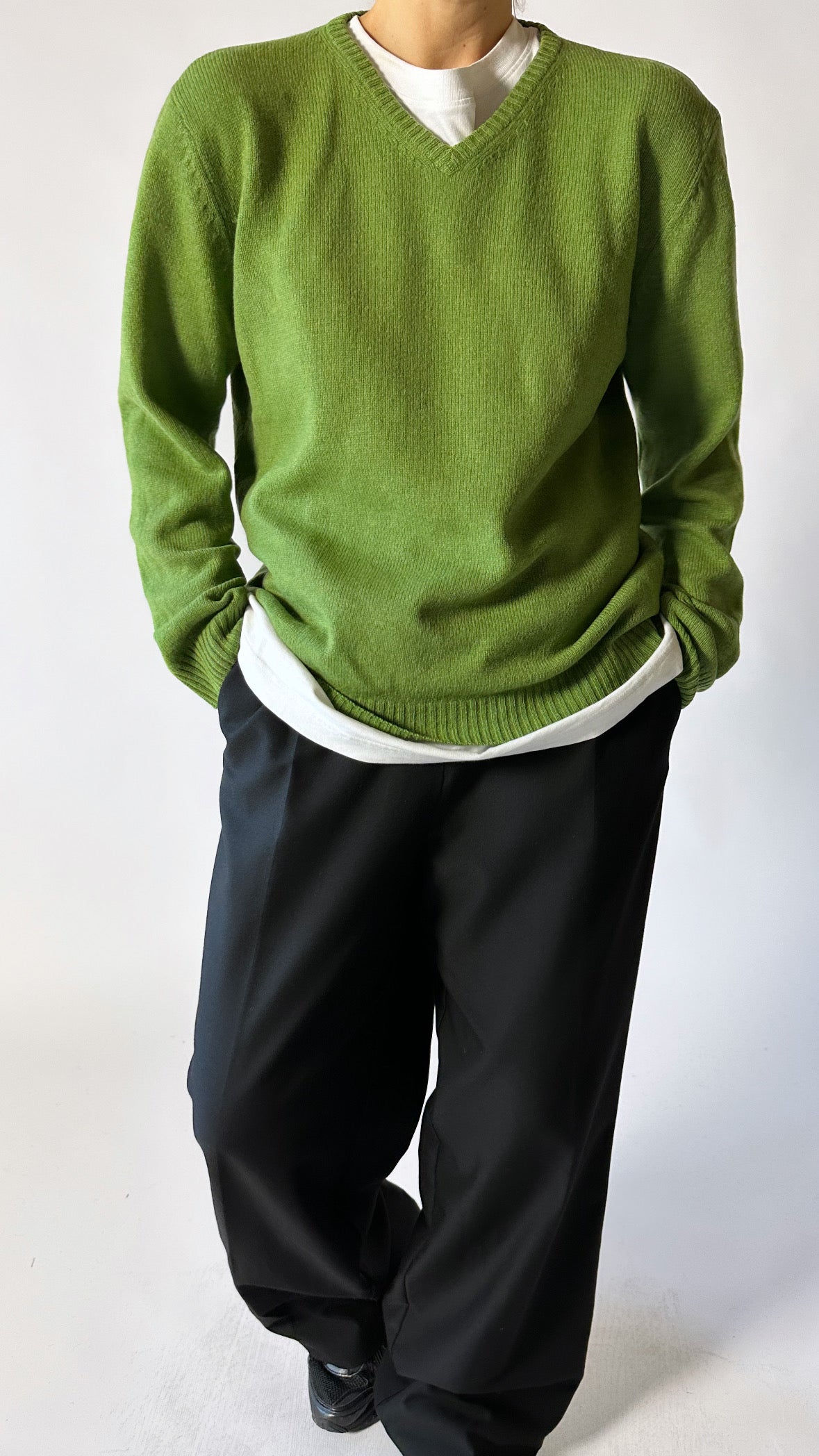 Wool v-neck sweater | Apple green