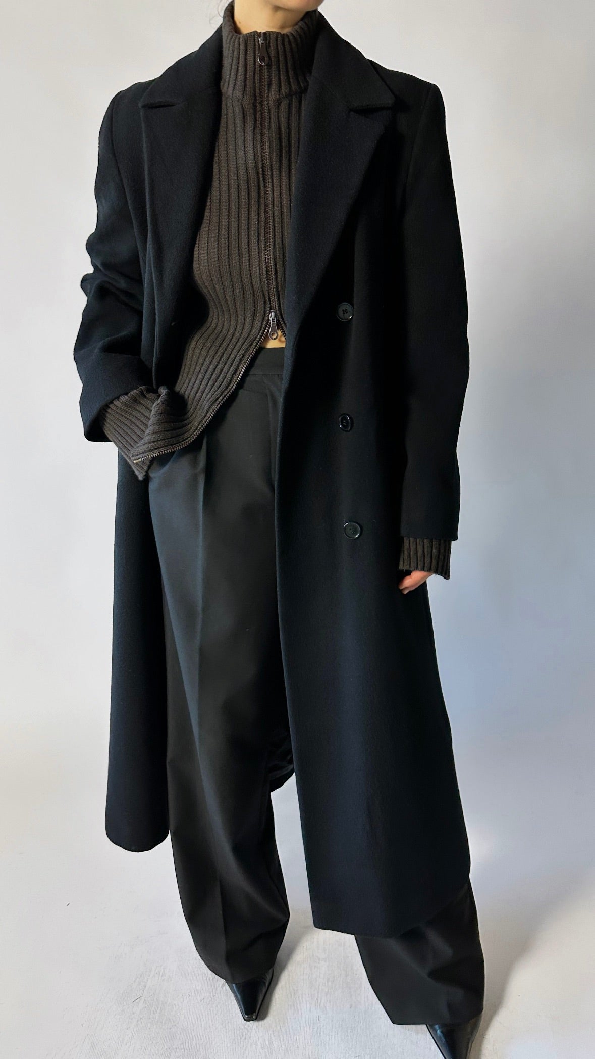 Double-breasted long wool coat | Black