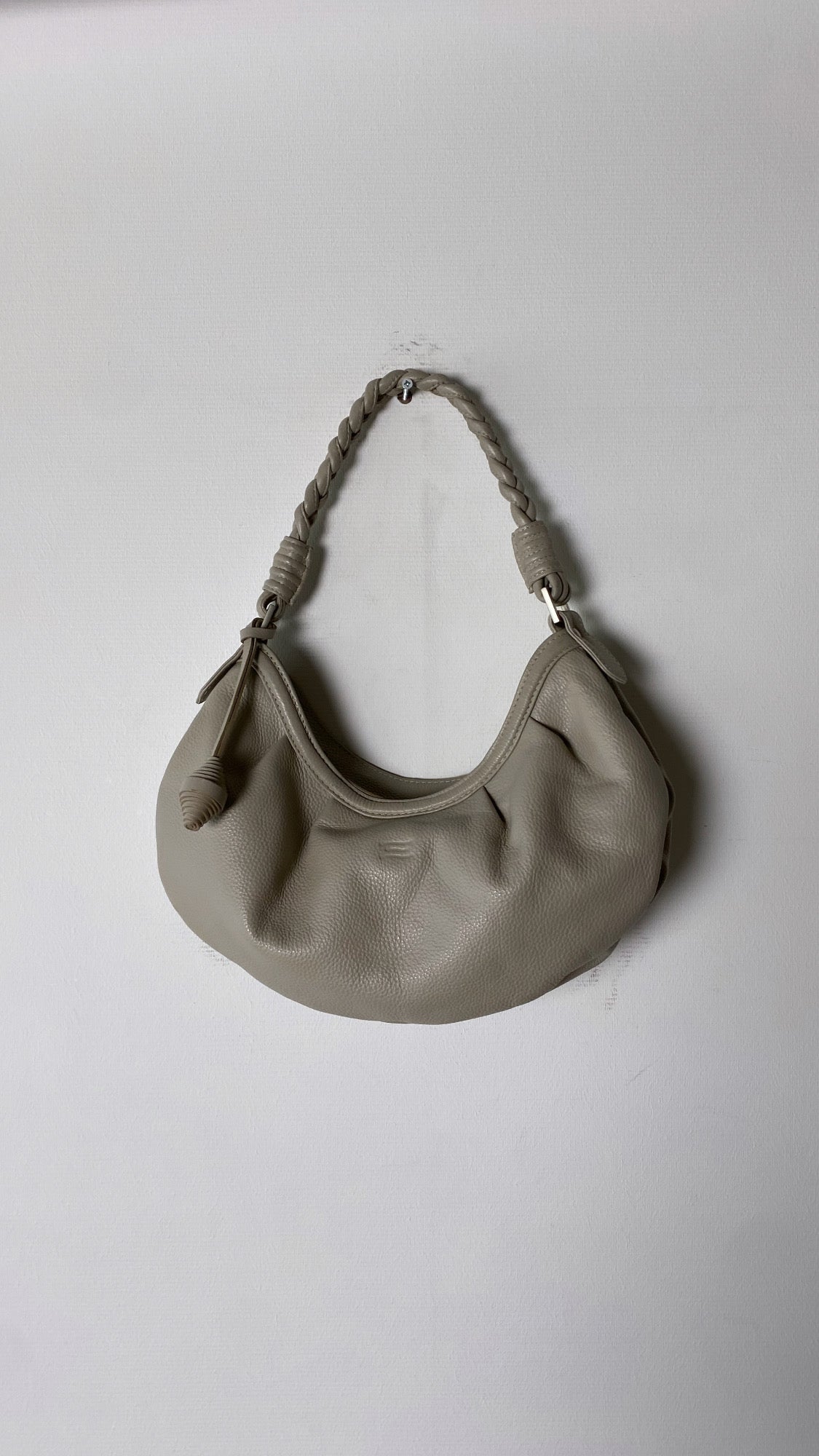 Leather shoulder bag stone