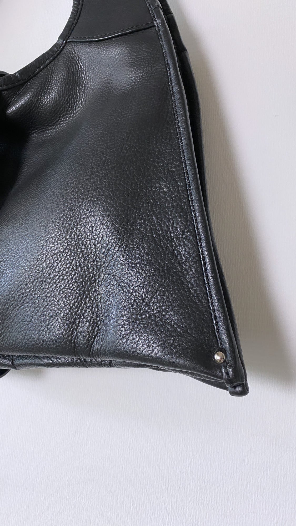 Leather shoulder bag