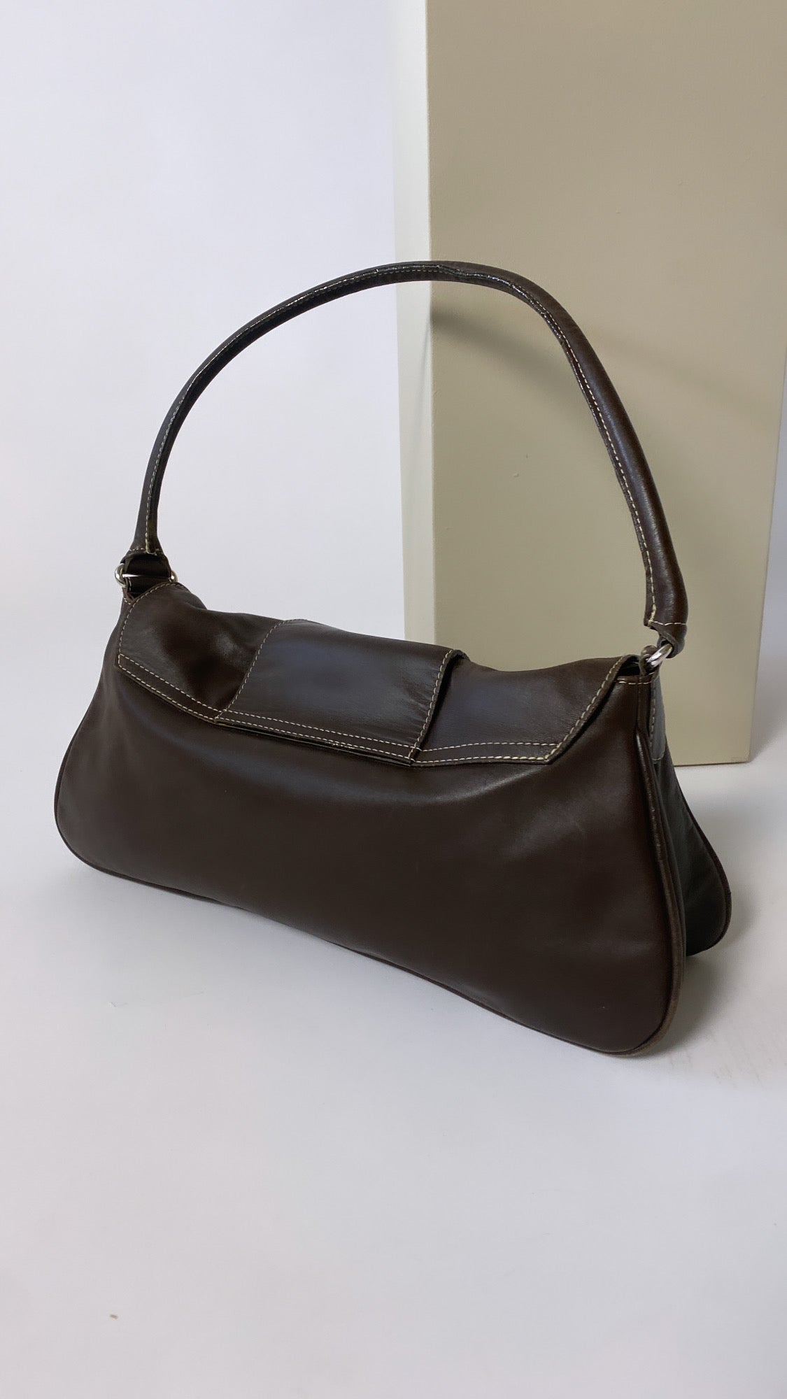 Leather shoulder bag dark brown