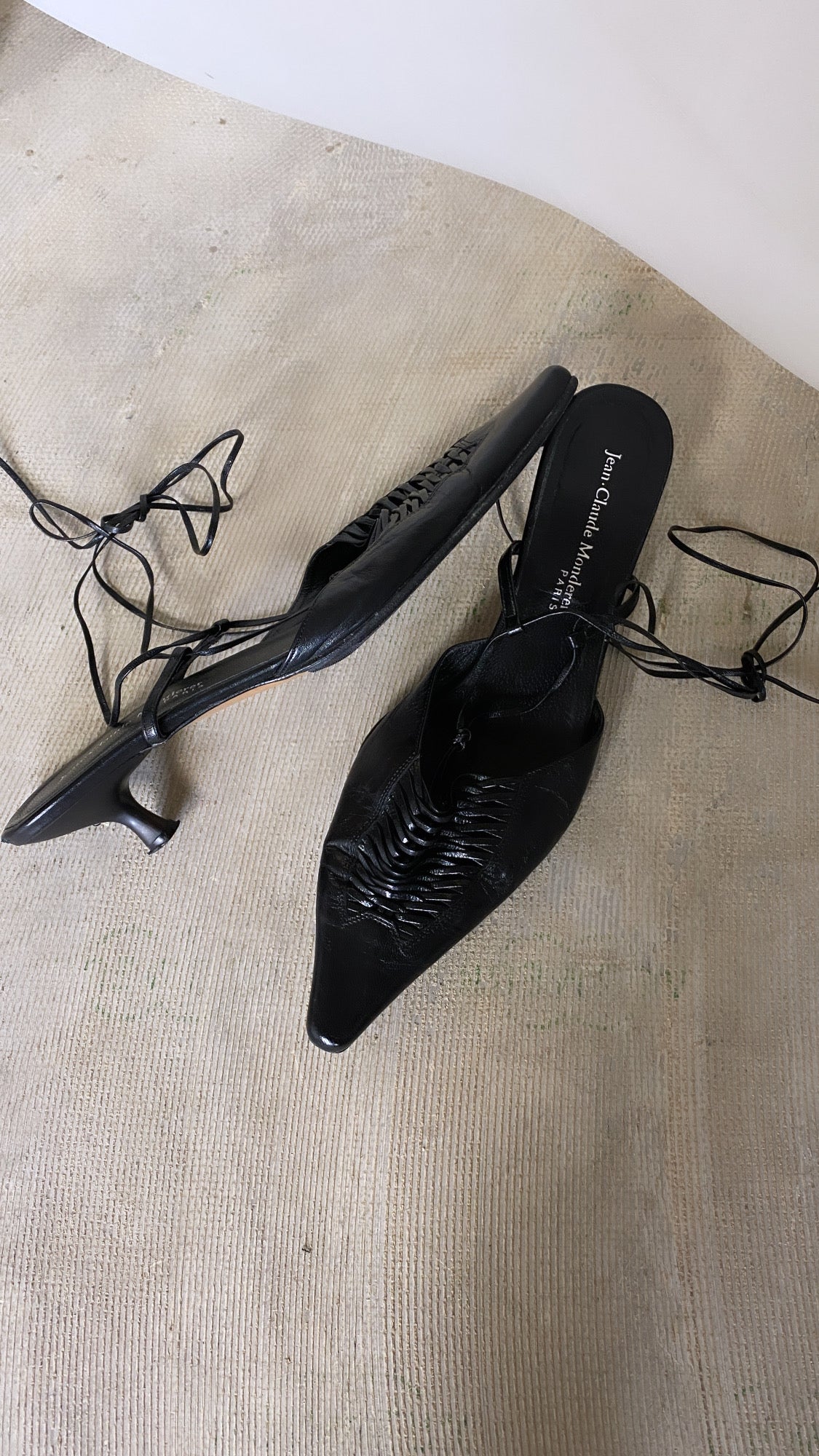 Leather pumps black