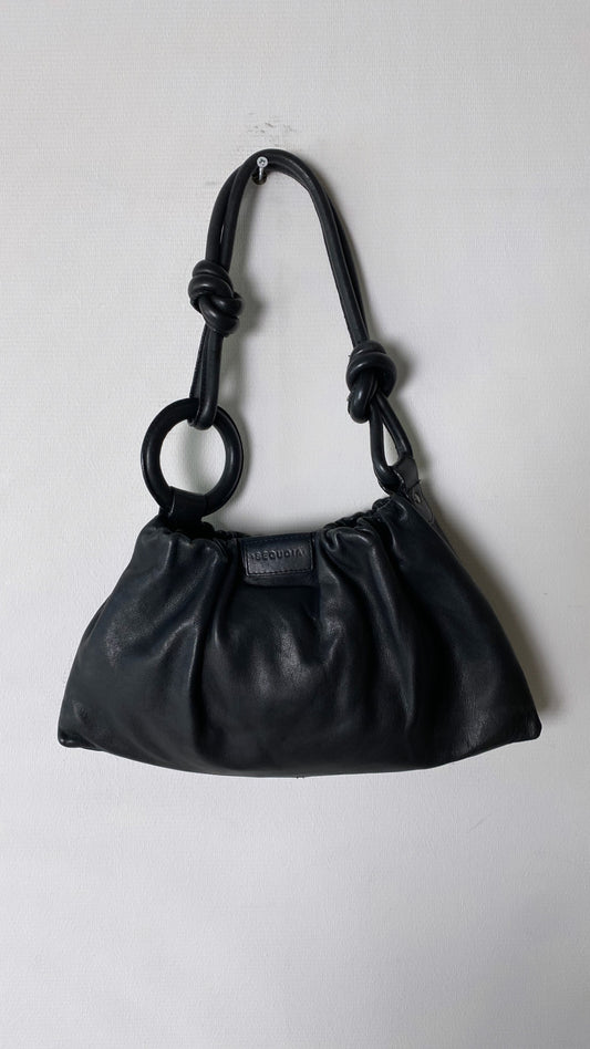 Leather shoulder bag black