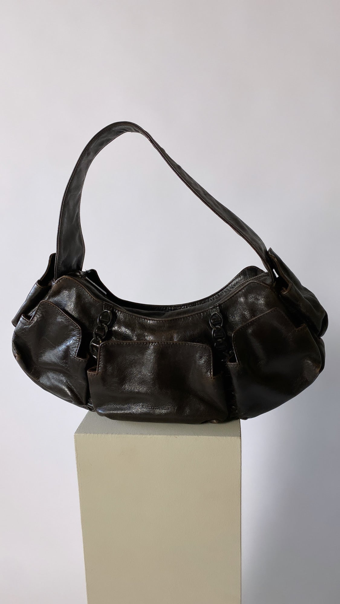 Leather shoulder bag dark brown