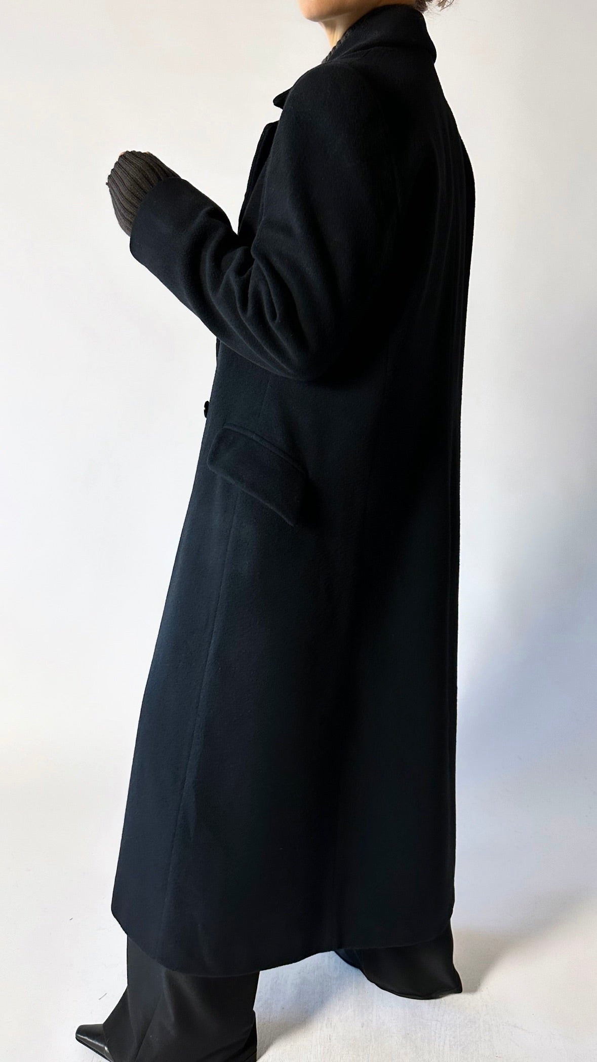 Double-breasted long wool coat | Black