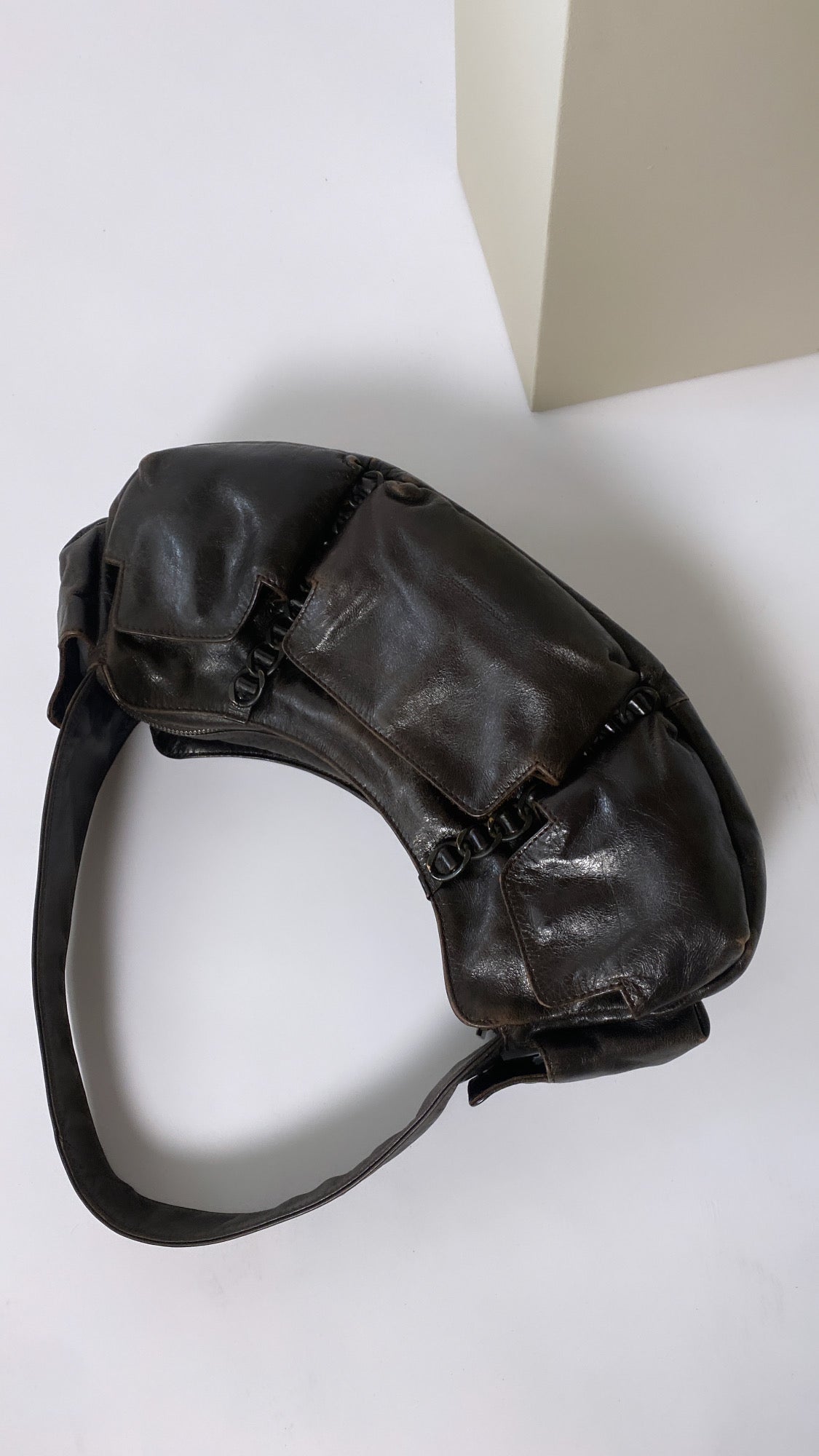 Leather shoulder bag dark brown