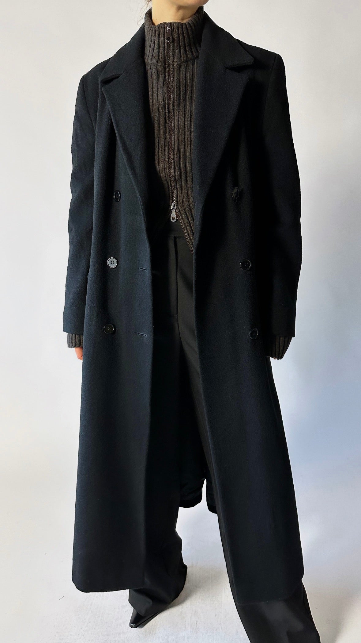 Double-breasted long wool coat | Black