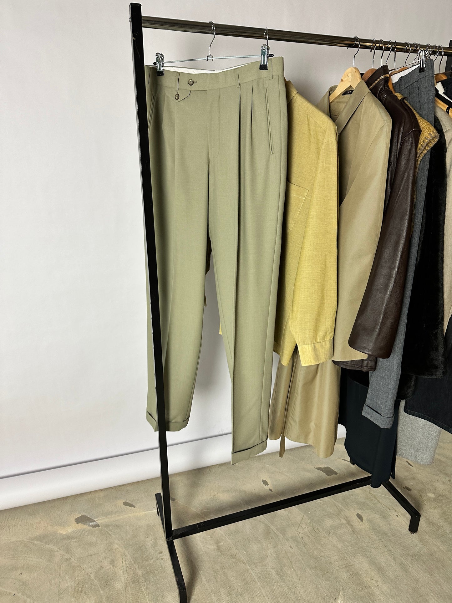 Tailored trousers | Soft green