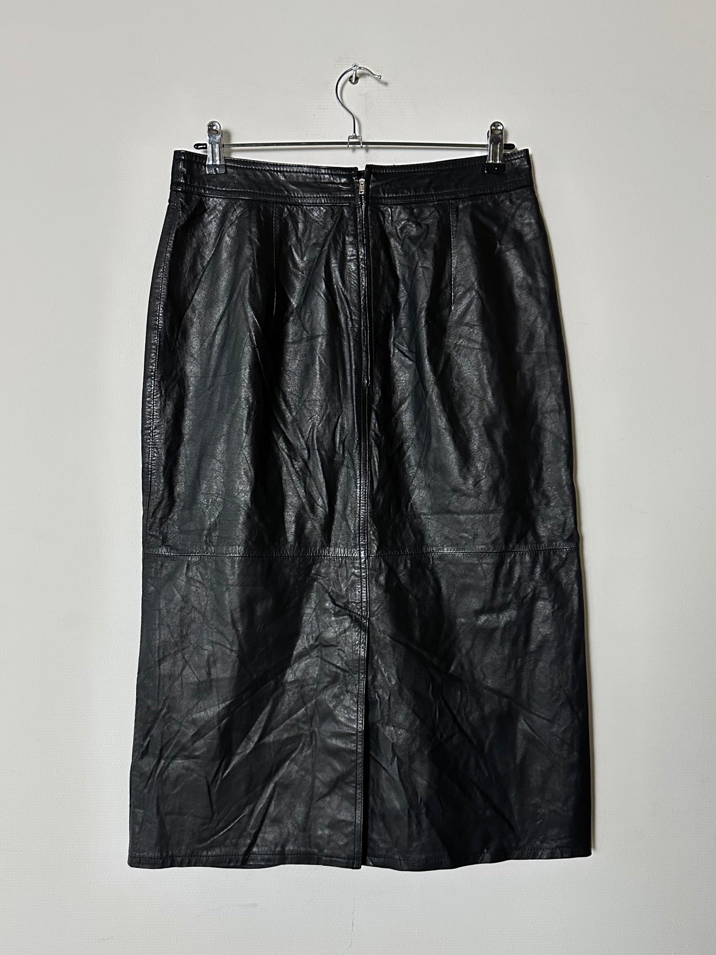 Leather midi skirt | Black