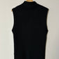 Sleeveless knitted sweater| Black