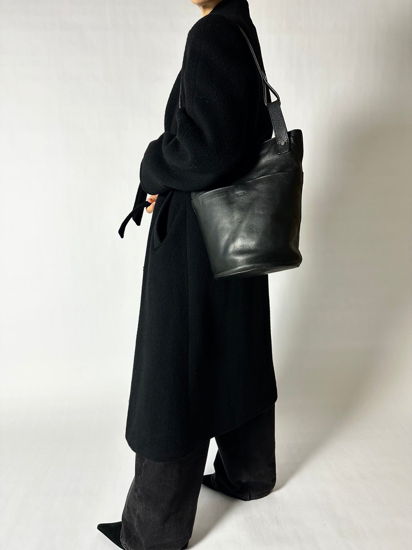 Leather bucket bag | Black