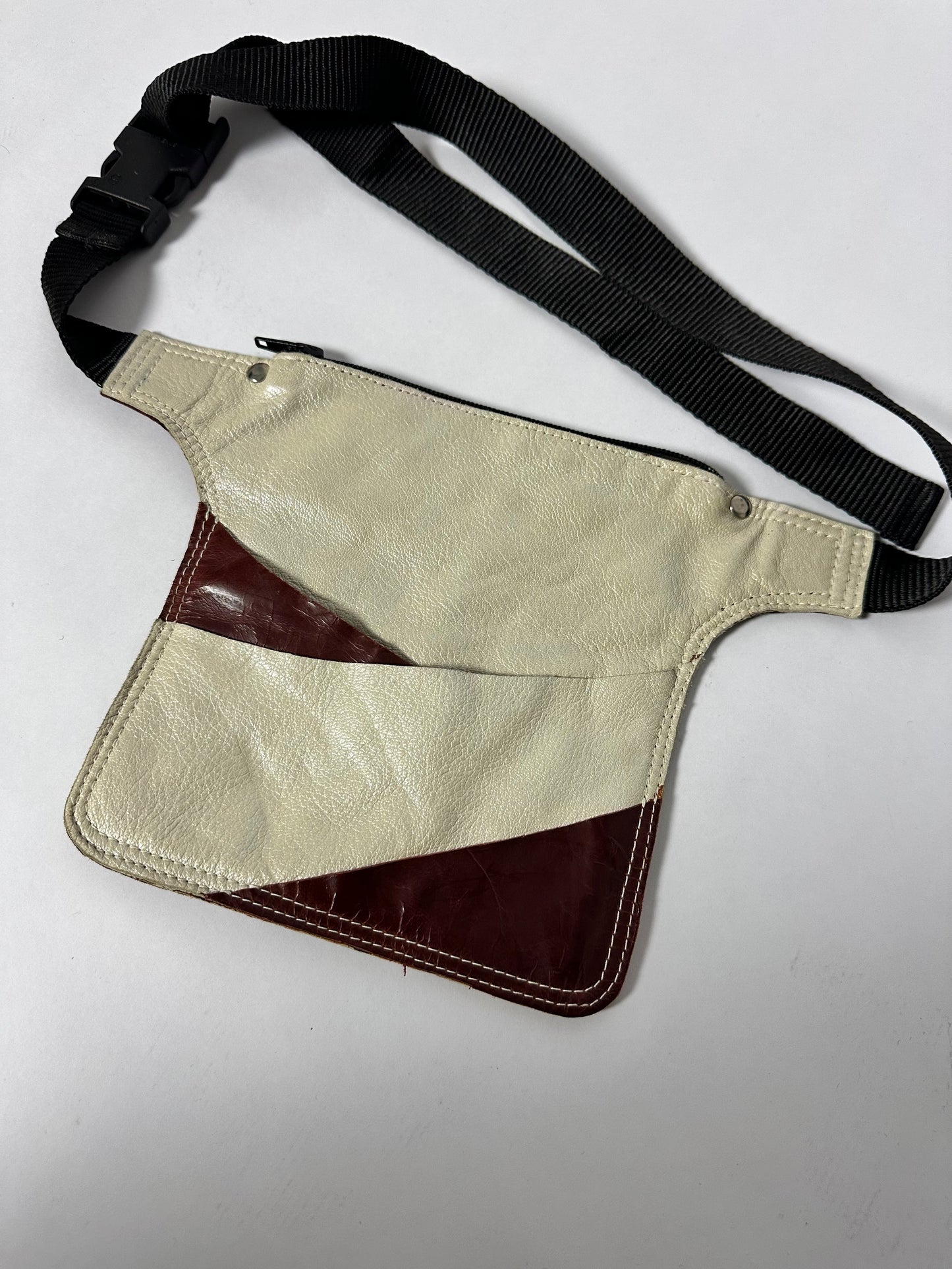 Leather belt bag | Bordeaux