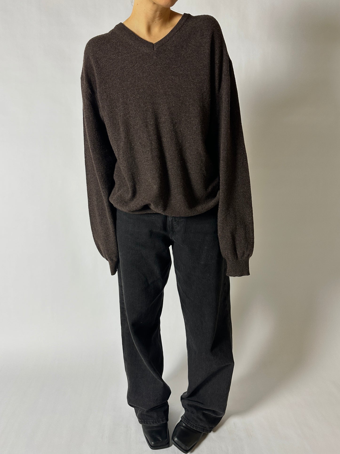 Fine knitted sweater | Dark brown