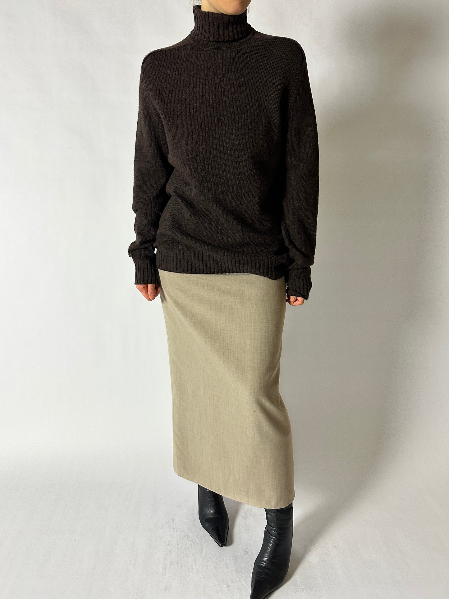 Wool turtleneck sweater | Dark brown