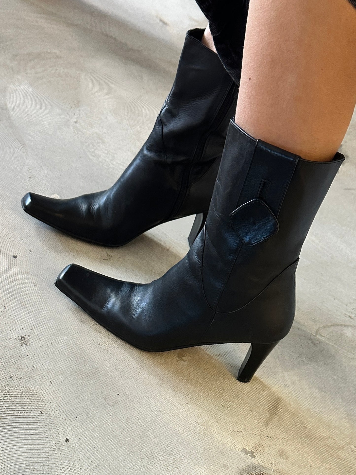 Leather ankle boots | Black