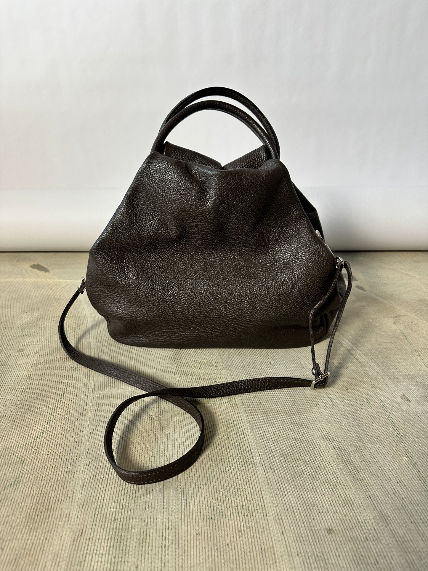 Leather handbag | Dark brown