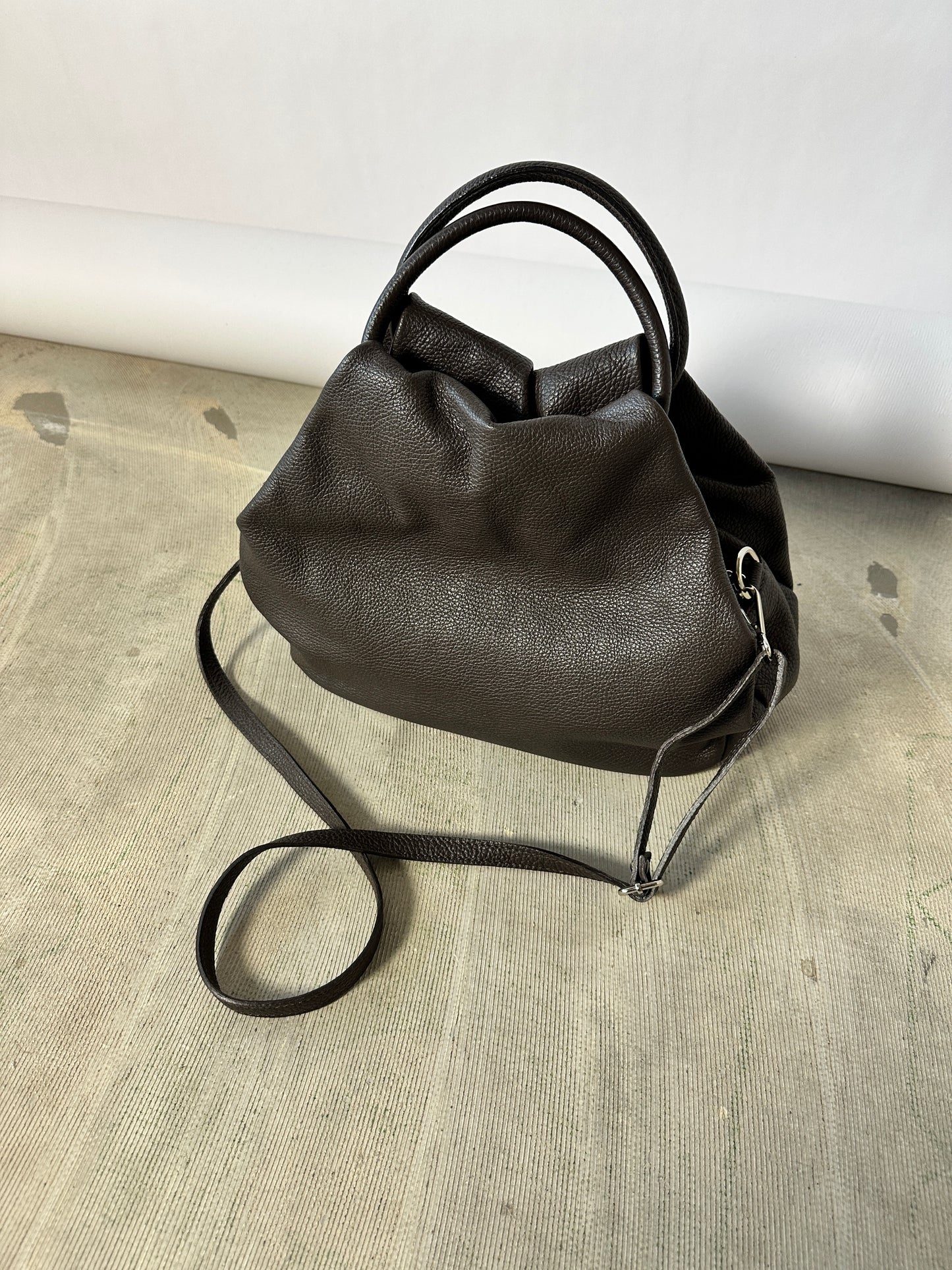 Leather handbag | Dark brown