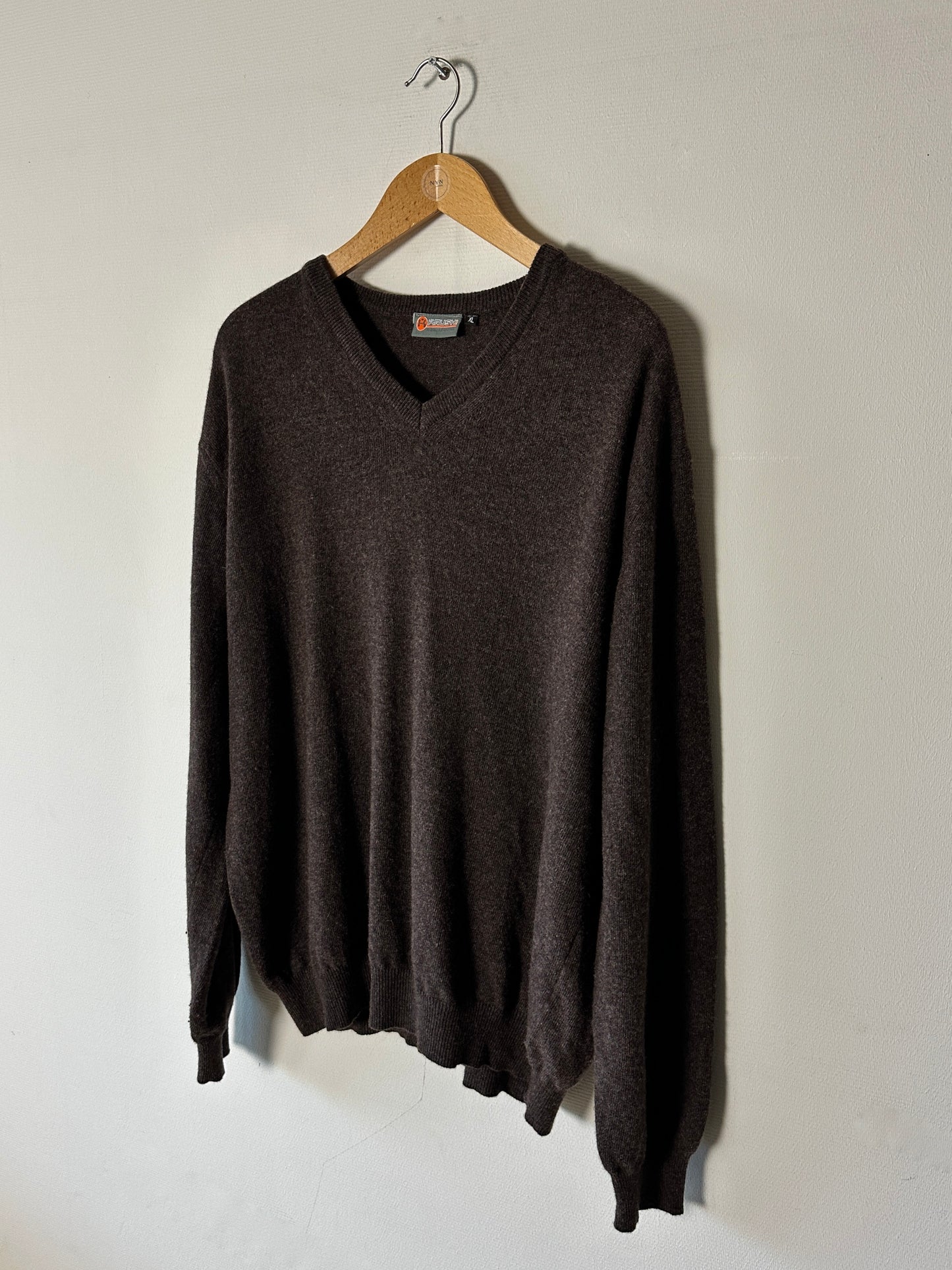 Fine knitted sweater | Dark brown